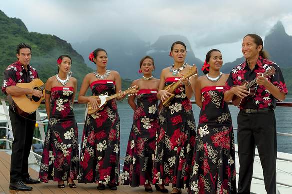 Paul Gauguin Cruises MS Paul Gauguin Les Gauguins 2 ©Paul Gauguin Cruises.jpg